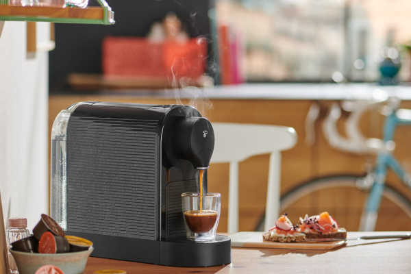 Ekspres kapsułkowy Tchibo Cafissimo Pure Plus Black